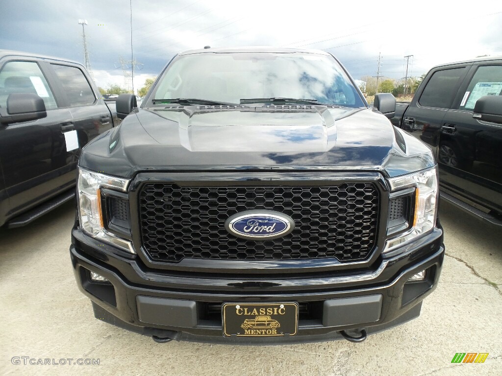 2018 F150 XLT SuperCrew 4x4 - Shadow Black / Earth Gray photo #2