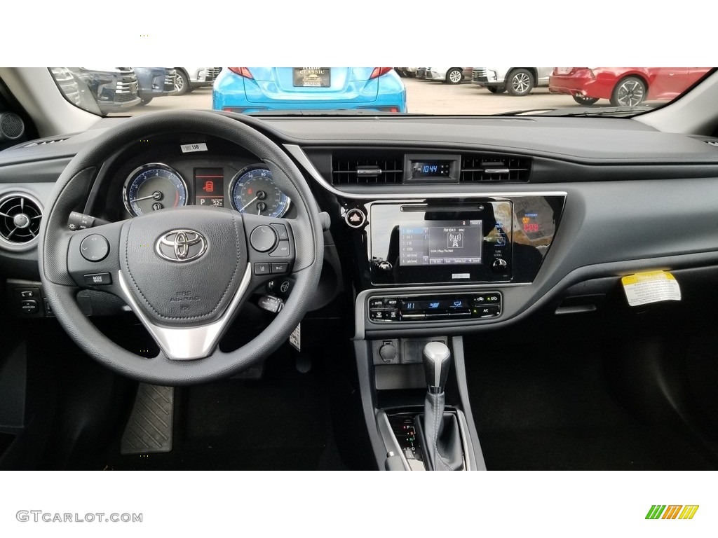 2019 Toyota Corolla LE Black Dashboard Photo #130051223