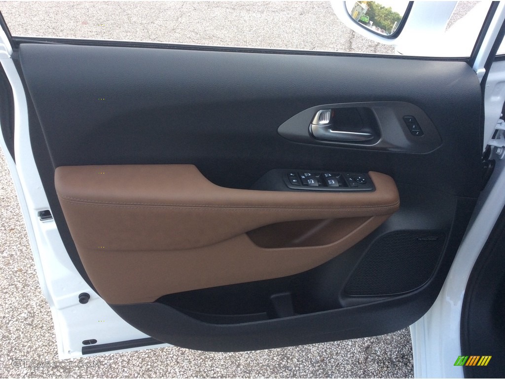 2019 Chrysler Pacifica Limited Deep Mocha/Black Door Panel Photo #130056825