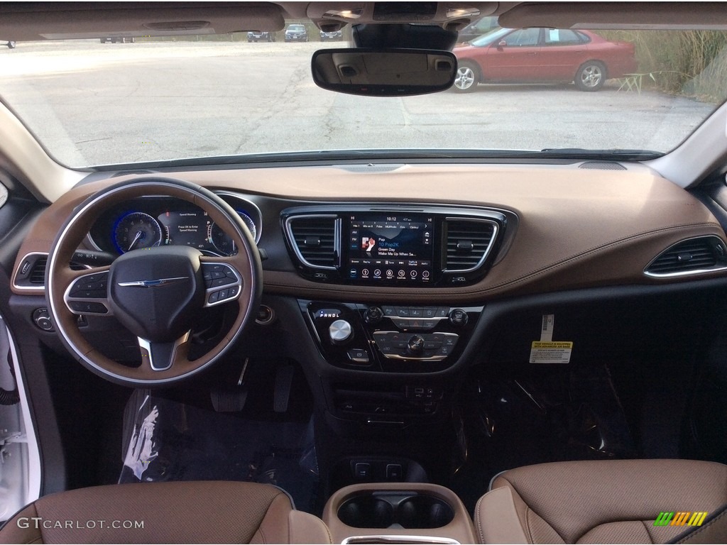 2019 Chrysler Pacifica Limited Deep Mocha/Black Dashboard Photo #130056902