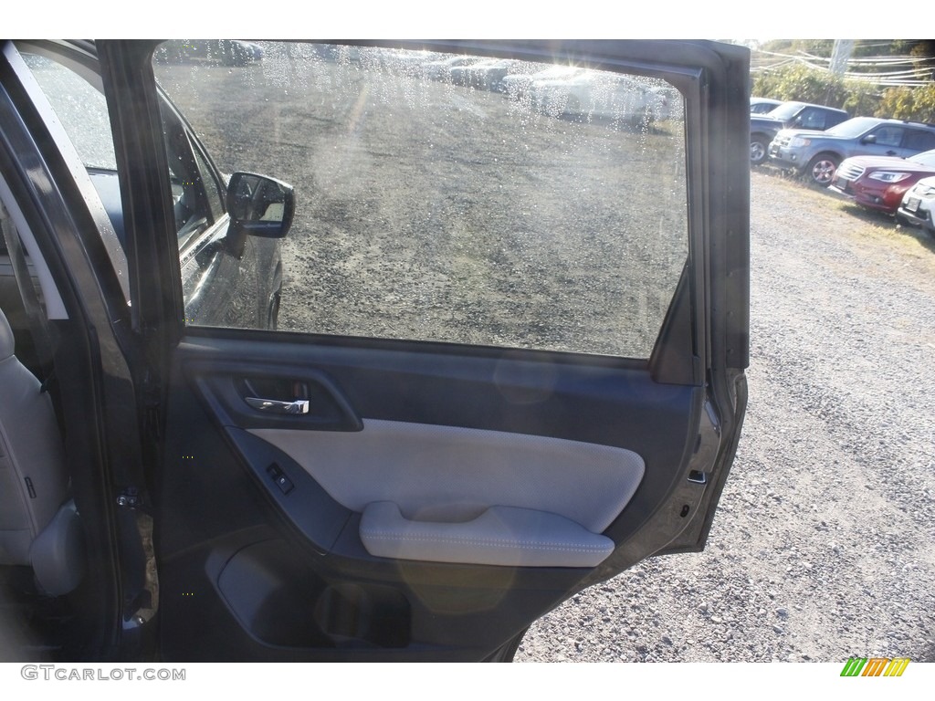 2016 Forester 2.5i Limited - Dark Gray Metallic / Gray photo #18