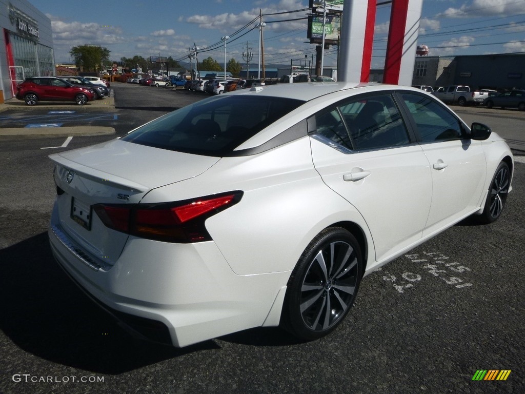 2019 Altima SR - Pearl White / Charcoal photo #4