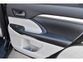 Ash 2019 Toyota Highlander SE AWD Door Panel