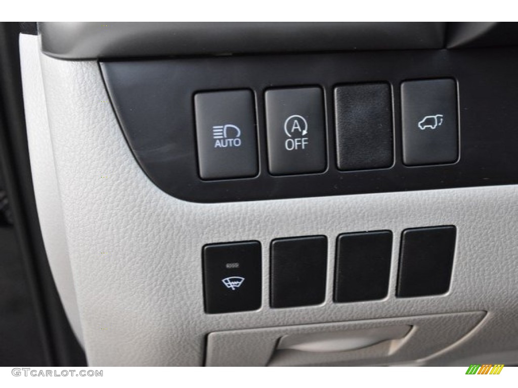 2019 Toyota Highlander SE AWD Controls Photo #130066286