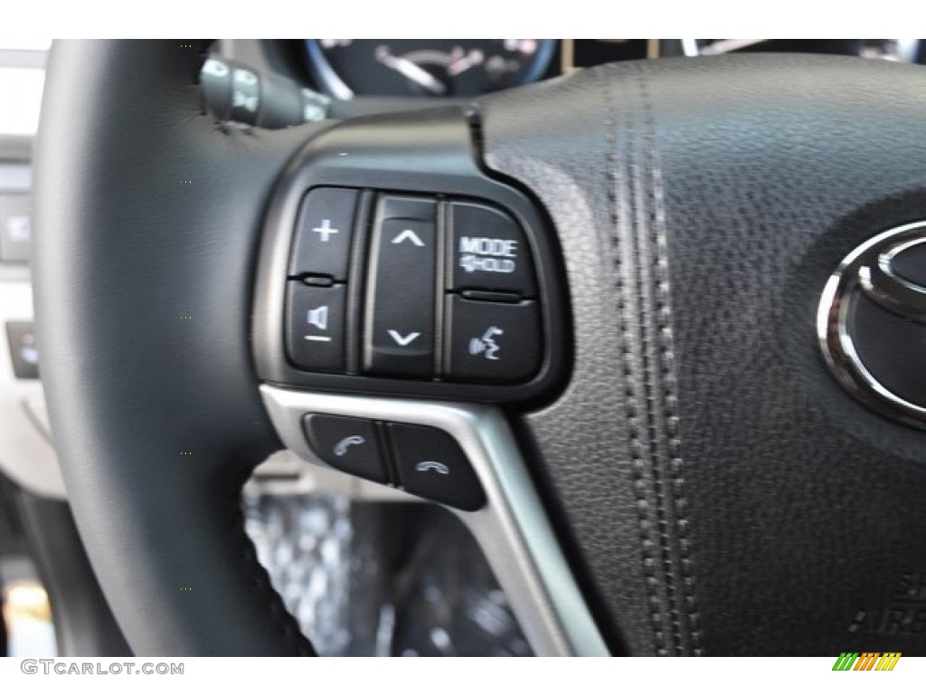 2019 Toyota Highlander SE AWD Ash Steering Wheel Photo #130066298