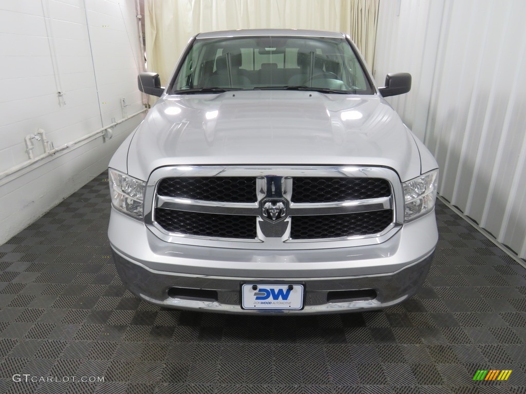 2018 1500 SLT Quad Cab 4x4 - Bright Silver Metallic / Black/Diesel Gray photo #6