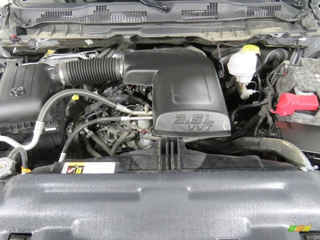2018 1500 SLT Quad Cab 4x4 - Bright Silver Metallic / Black/Diesel Gray photo #8