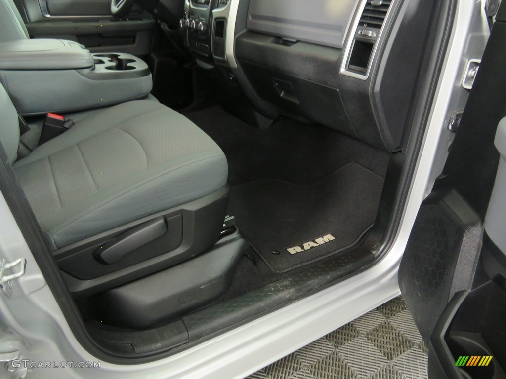 2018 1500 SLT Quad Cab 4x4 - Bright Silver Metallic / Black/Diesel Gray photo #39