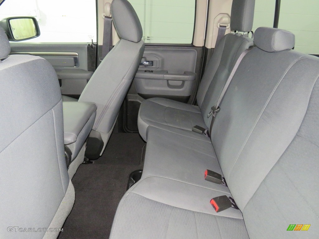 2018 1500 SLT Quad Cab 4x4 - Bright Silver Metallic / Black/Diesel Gray photo #41