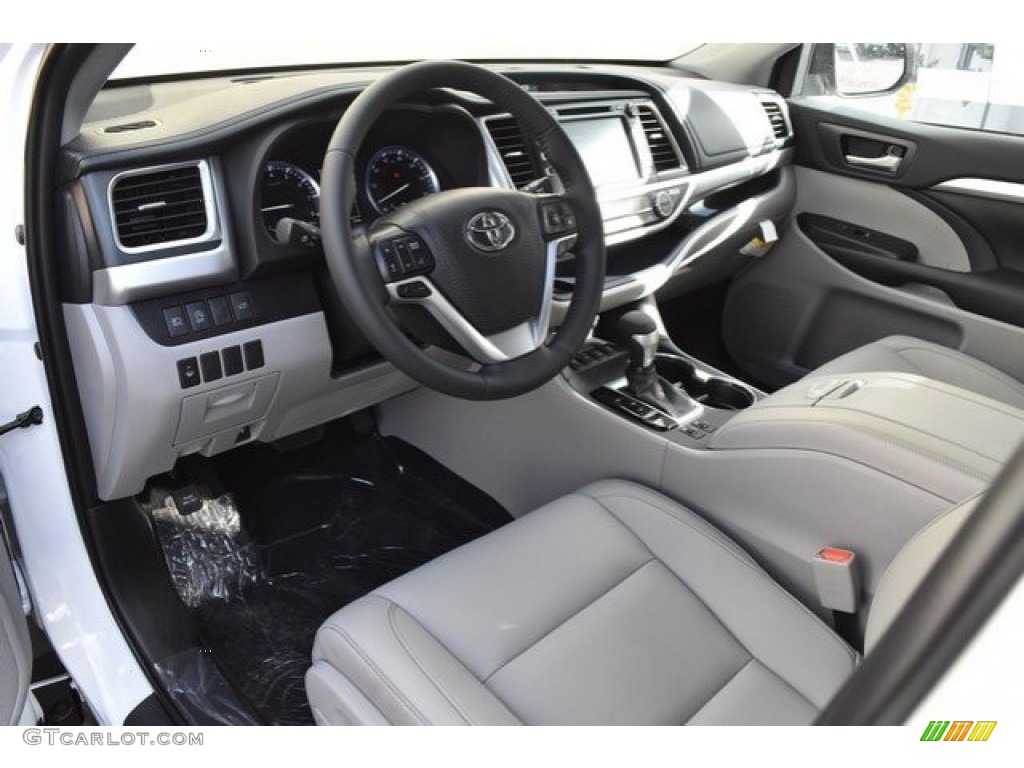 Ash Interior 2019 Toyota Highlander SE AWD Photo #130068425