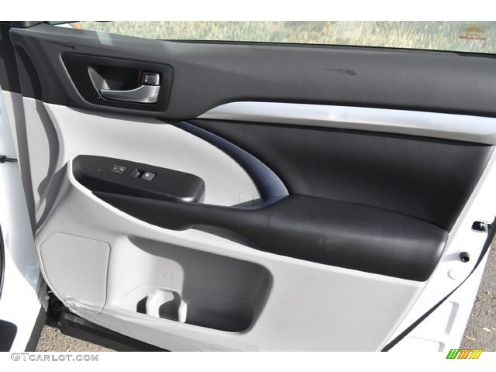 2019 Toyota Highlander SE AWD Ash Door Panel Photo #130068659