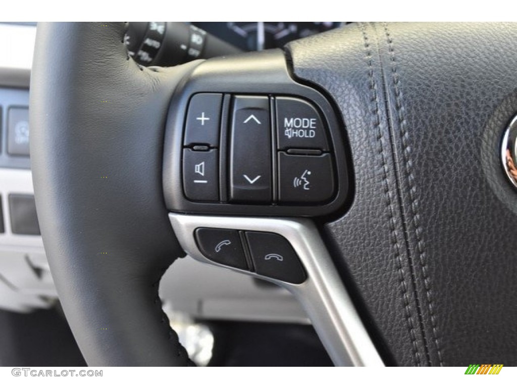 2019 Toyota Highlander SE AWD Controls Photo #130068701
