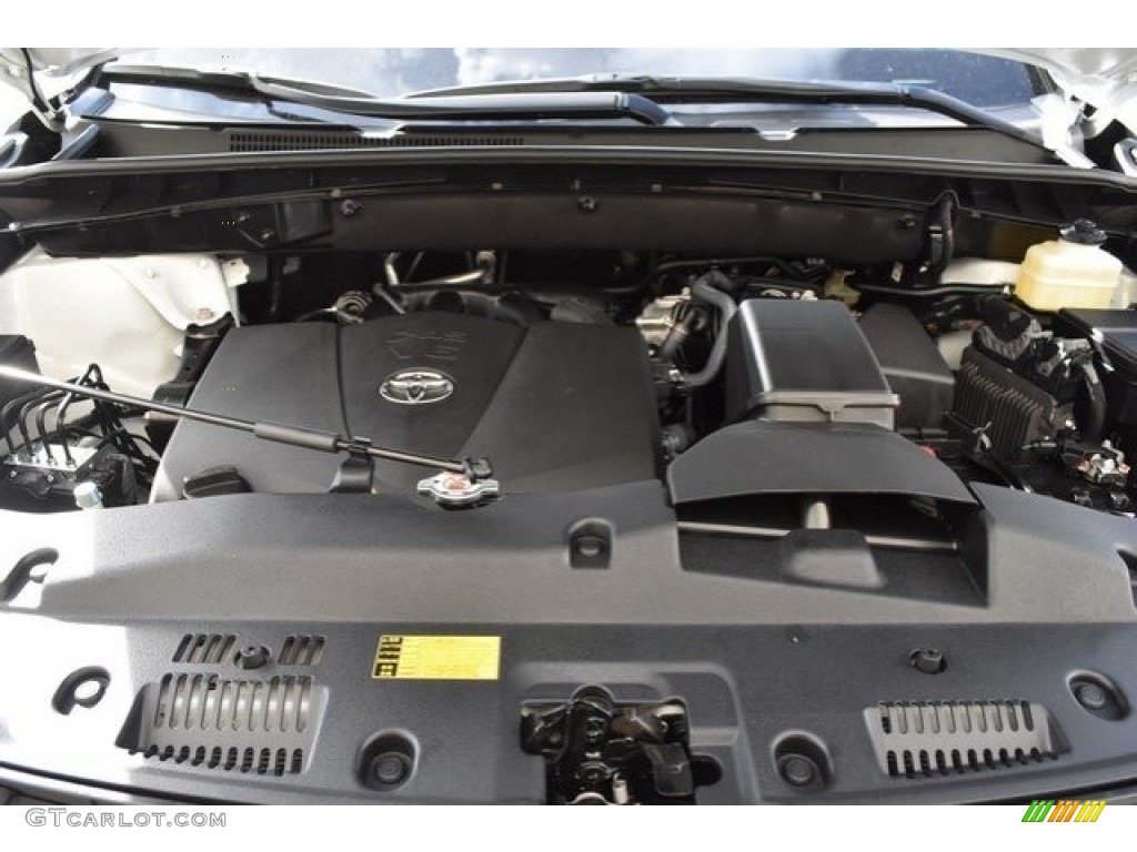 2019 Toyota Highlander SE AWD Engine Photos