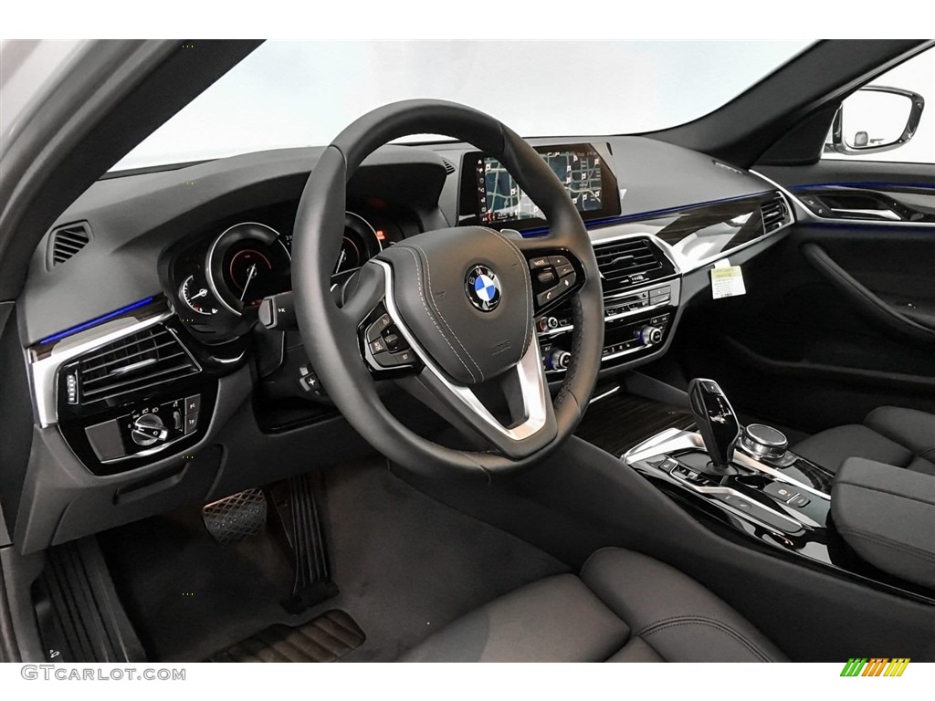 2019 5 Series 530e iPerformance Sedan - Glacier Silver Metallic / Black photo #4