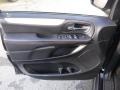 Black Onyx - Grand Caravan GT Photo No. 12