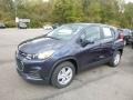 Front 3/4 View of 2019 Trax LS