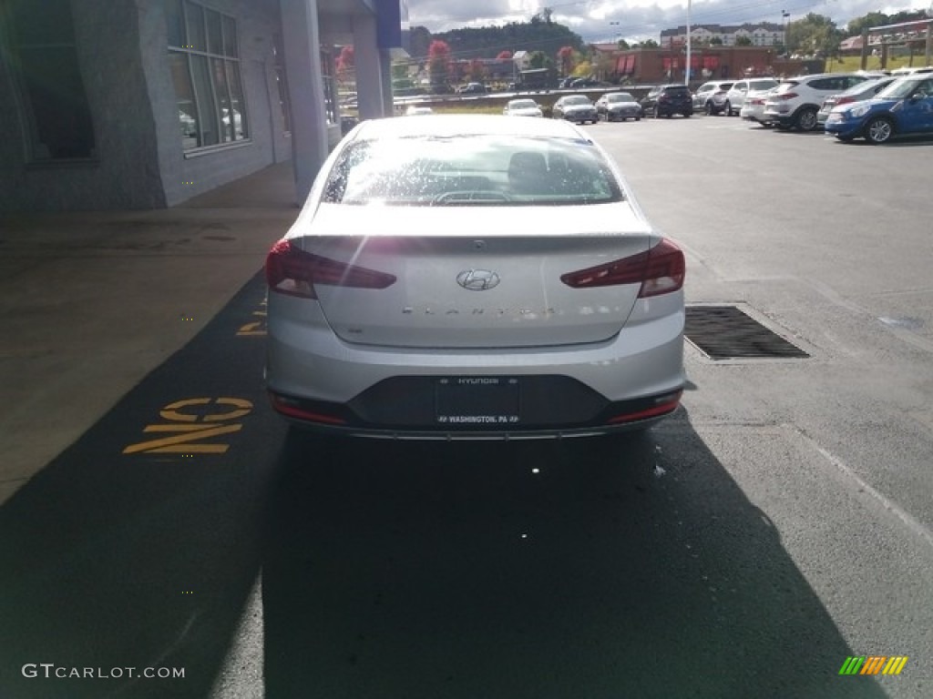 2019 Elantra SE - Symphony Silver / Black photo #5