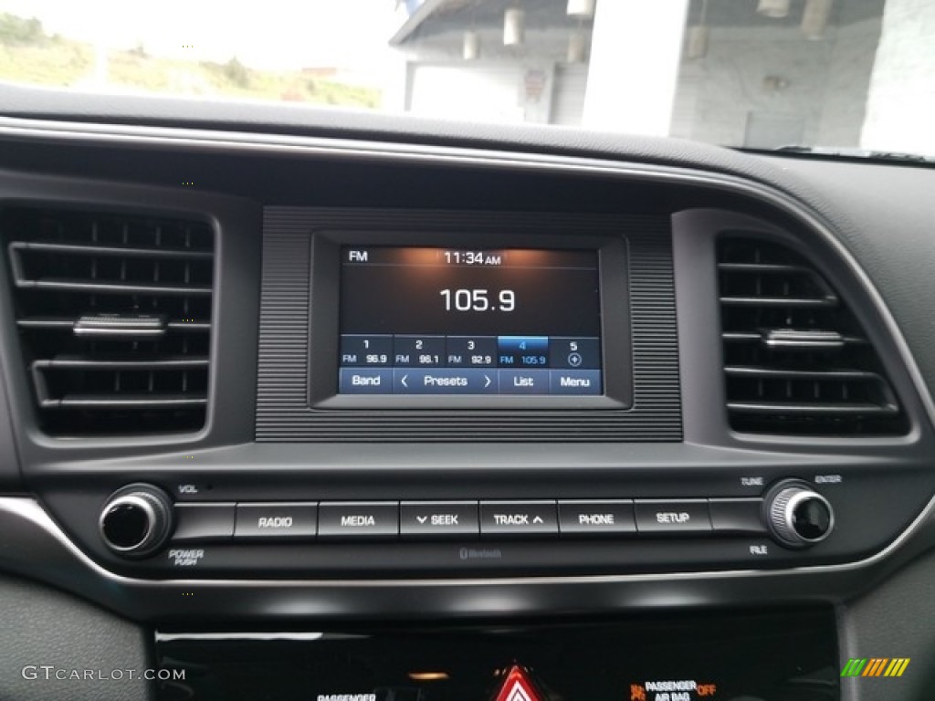 2019 Hyundai Elantra SE Controls Photo #130074465