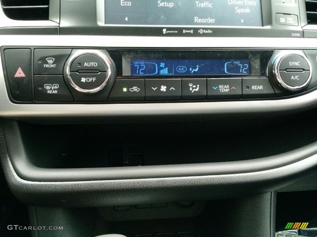 2019 Toyota Highlander SE AWD Controls Photo #130075350