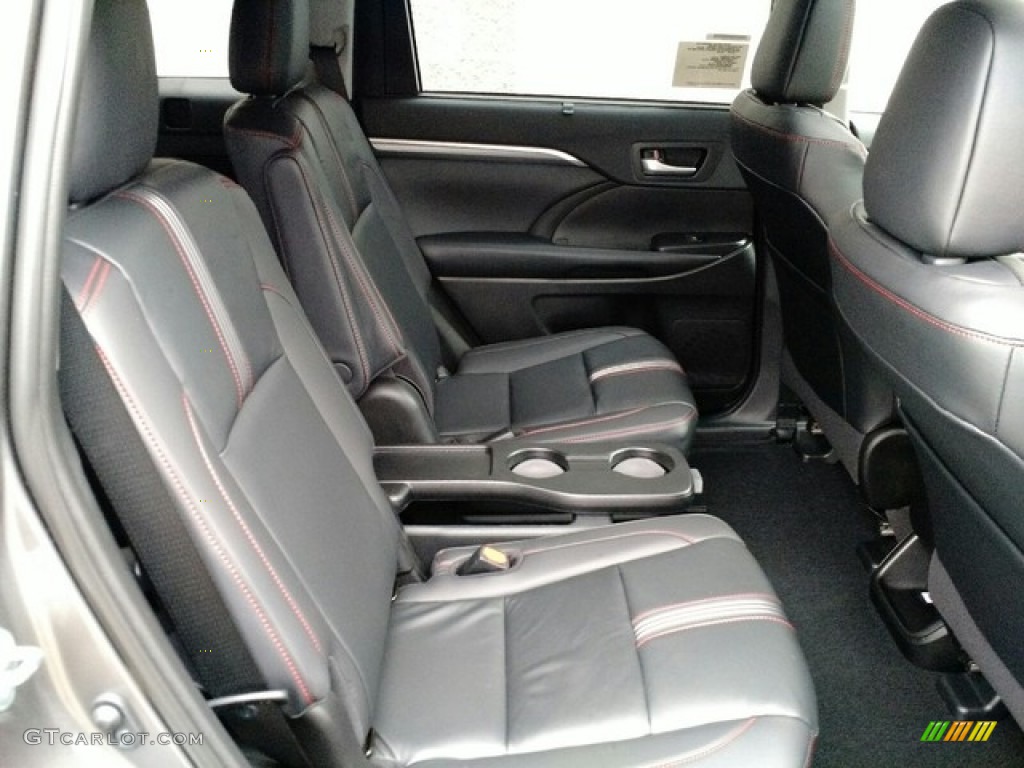 2019 Toyota Highlander SE AWD Rear Seat Photo #130075470