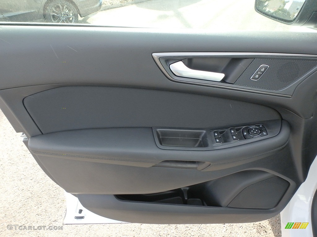 2019 Ford Edge SE AWD Ebony Door Panel Photo #130075578