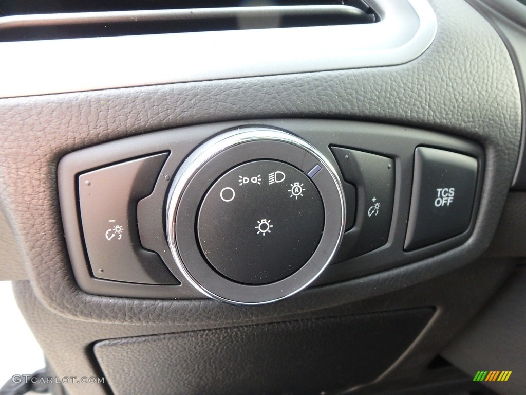 2019 Ford Edge SE AWD Controls Photo #130075635