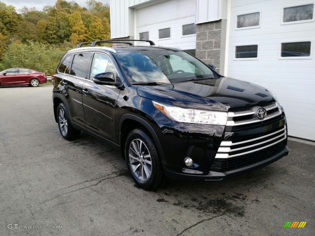 Midnight Black Metallic 2019 Toyota Highlander XLE AWD Exterior Photo #130075686