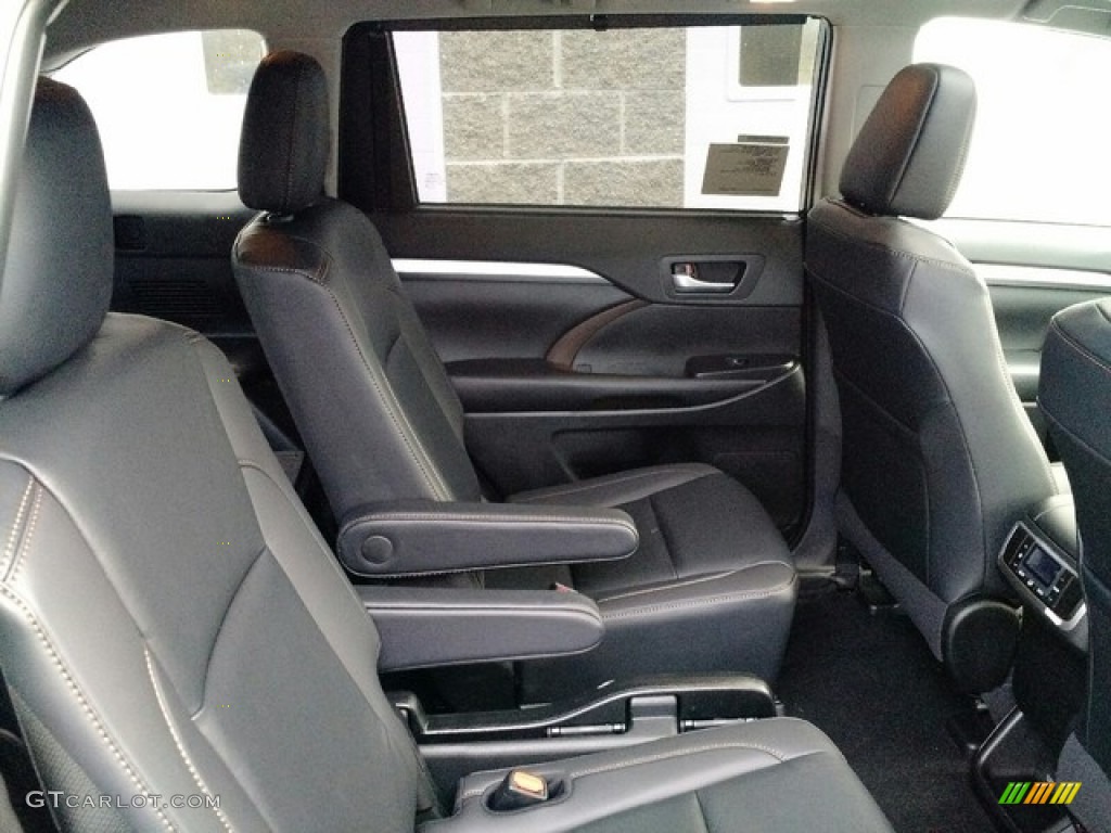 2019 Toyota Highlander XLE AWD Rear Seat Photo #130076118