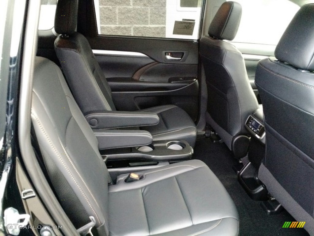 2019 Toyota Highlander XLE AWD Rear Seat Photo #130076139