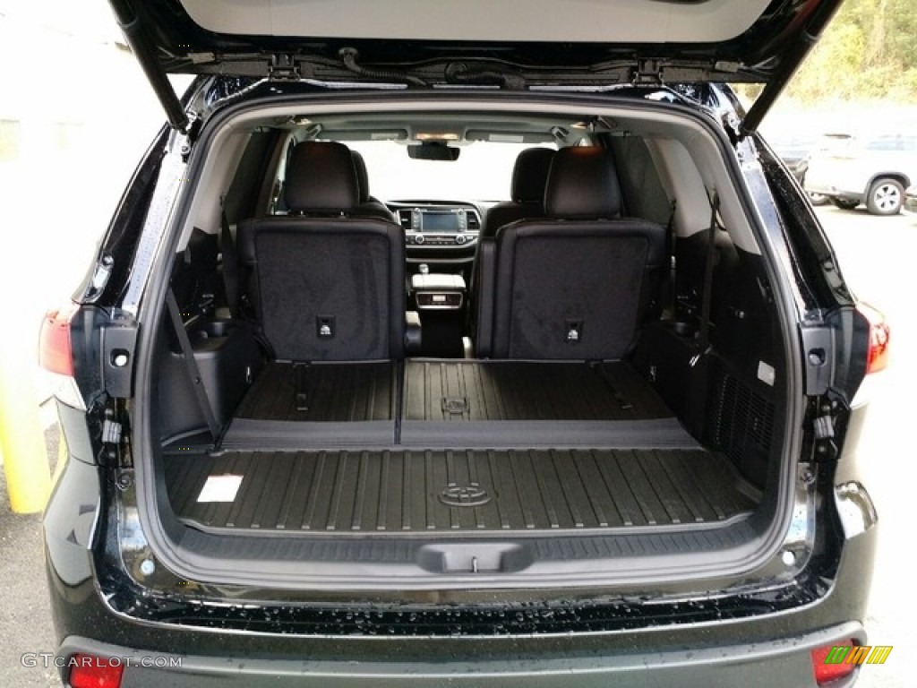 2019 Toyota Highlander XLE AWD Trunk Photo #130076214
