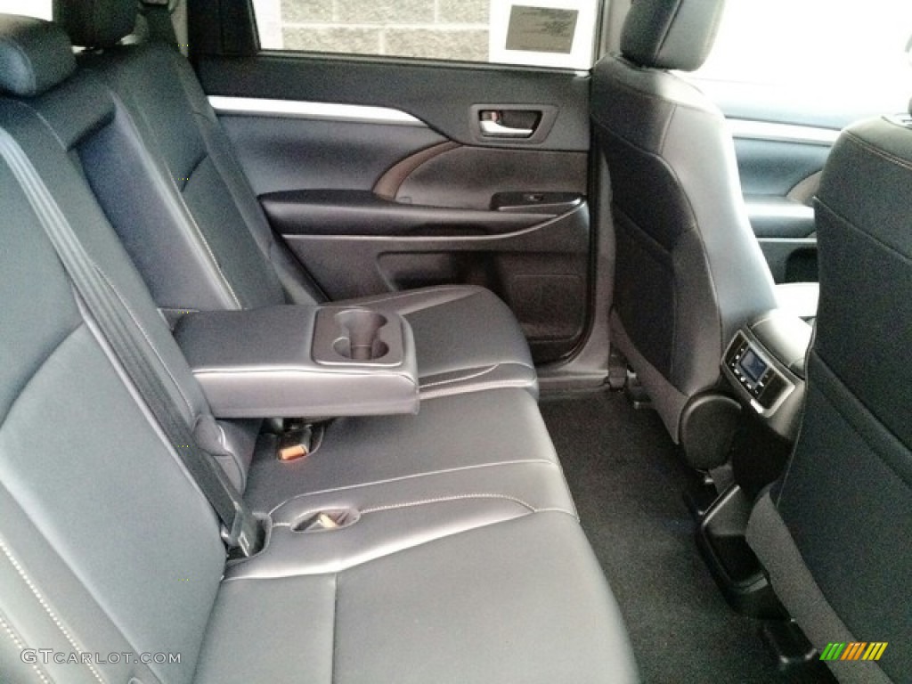 2019 Toyota Highlander XLE AWD Rear Seat Photo #130076775
