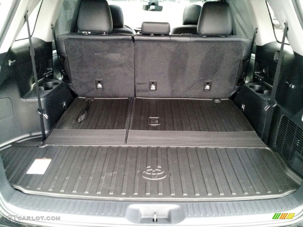 2019 Toyota Highlander XLE AWD Trunk Photo #130076871