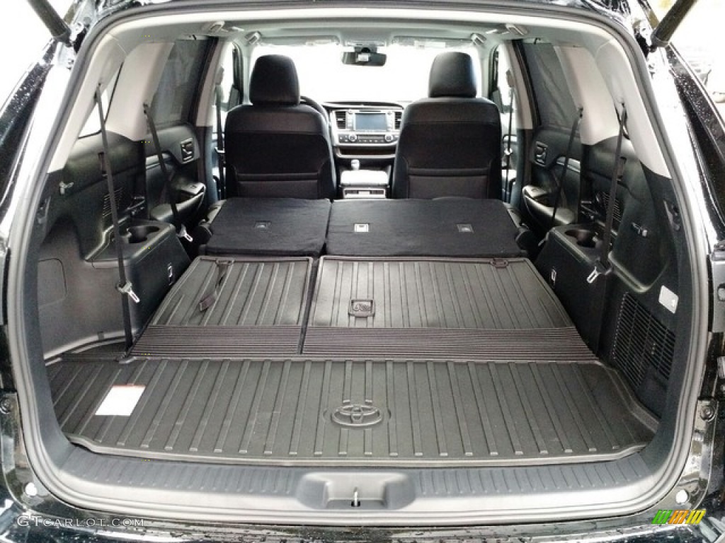 2019 Toyota Highlander XLE AWD Trunk Photo #130076895