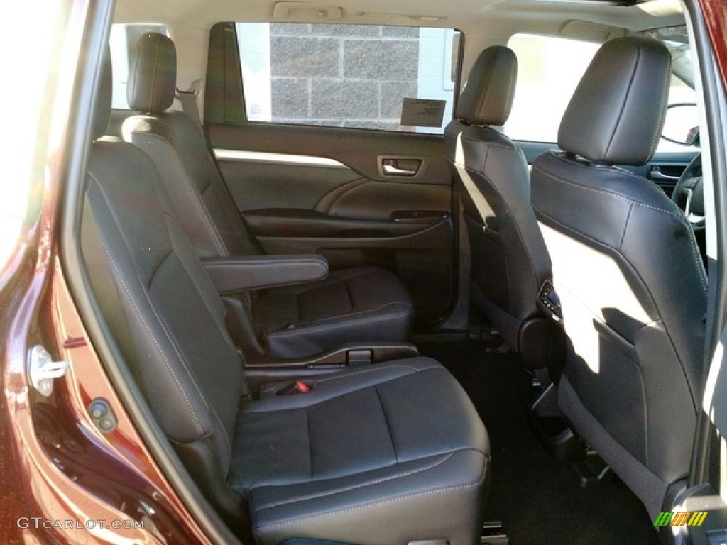 2019 Toyota Highlander XLE AWD Rear Seat Photo #130080403