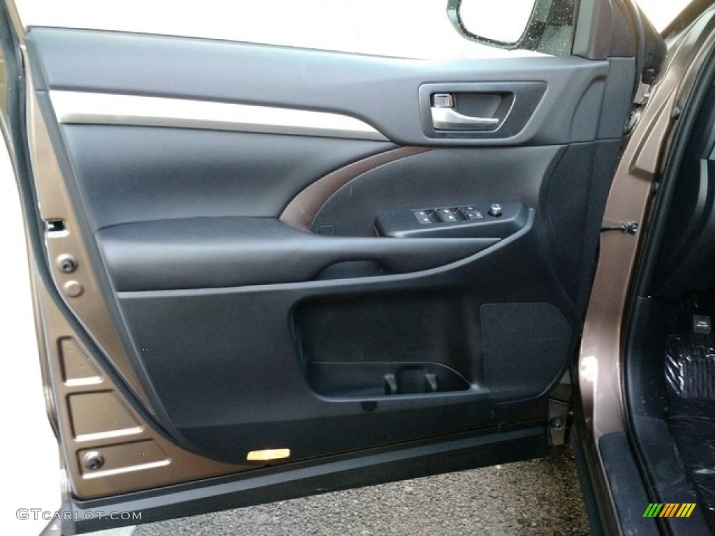 2019 Toyota Highlander XLE AWD Door Panel Photos