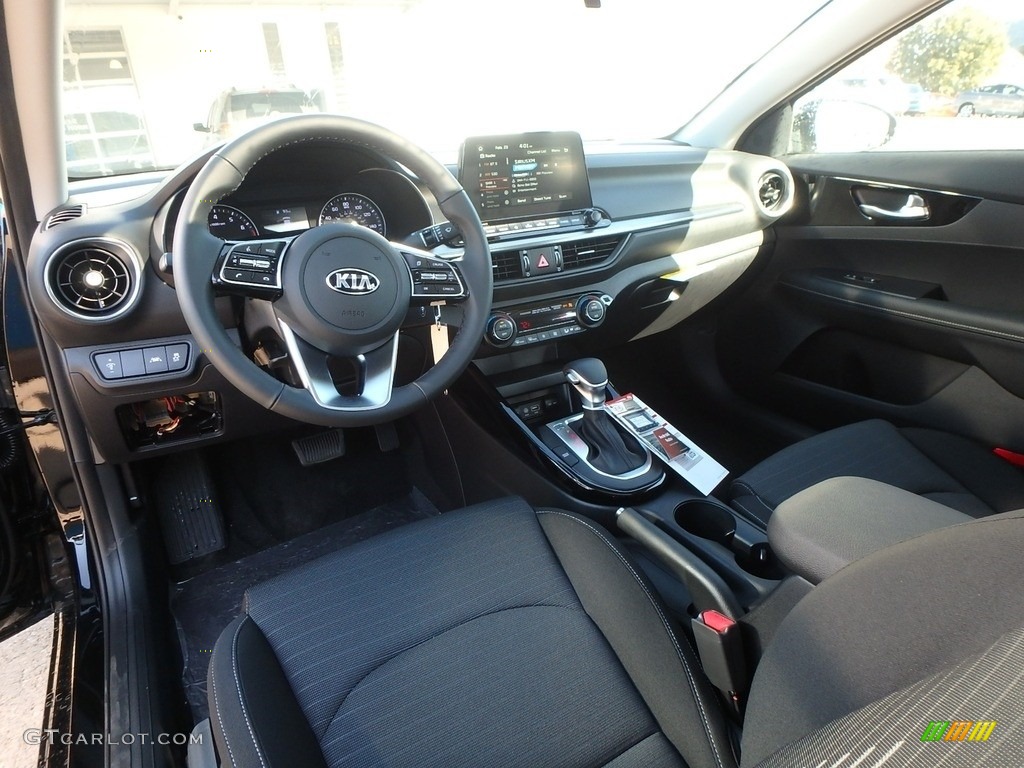 Black Interior 2019 Kia Forte S Photo #130082025