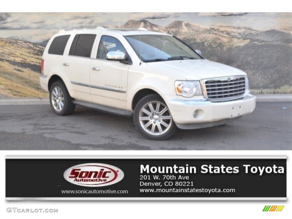 2007 Aspen Limited HEMI 4WD - Cool Vanilla White / Dark Slate Gray/Light Slate Gray photo #1