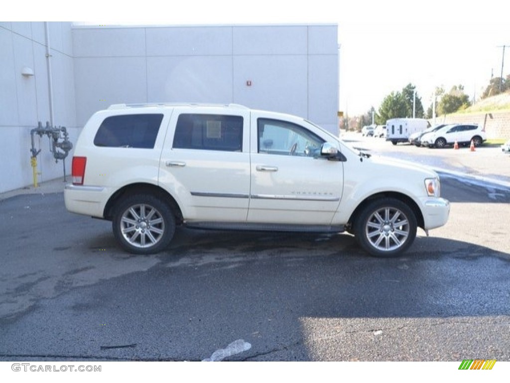 2007 Aspen Limited HEMI 4WD - Cool Vanilla White / Dark Slate Gray/Light Slate Gray photo #7