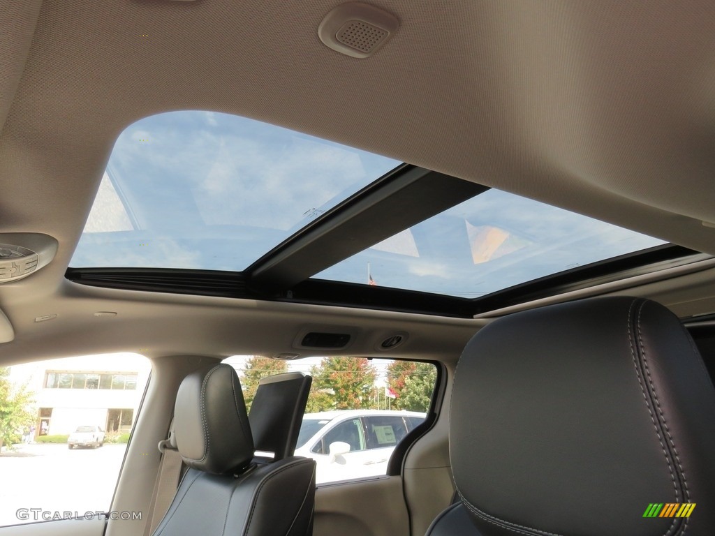 2019 Chrysler Pacifica Limited Sunroof Photo #130085113