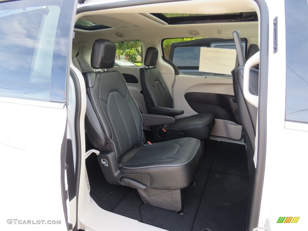 2019 Chrysler Pacifica Limited Rear Seat Photo #130085895