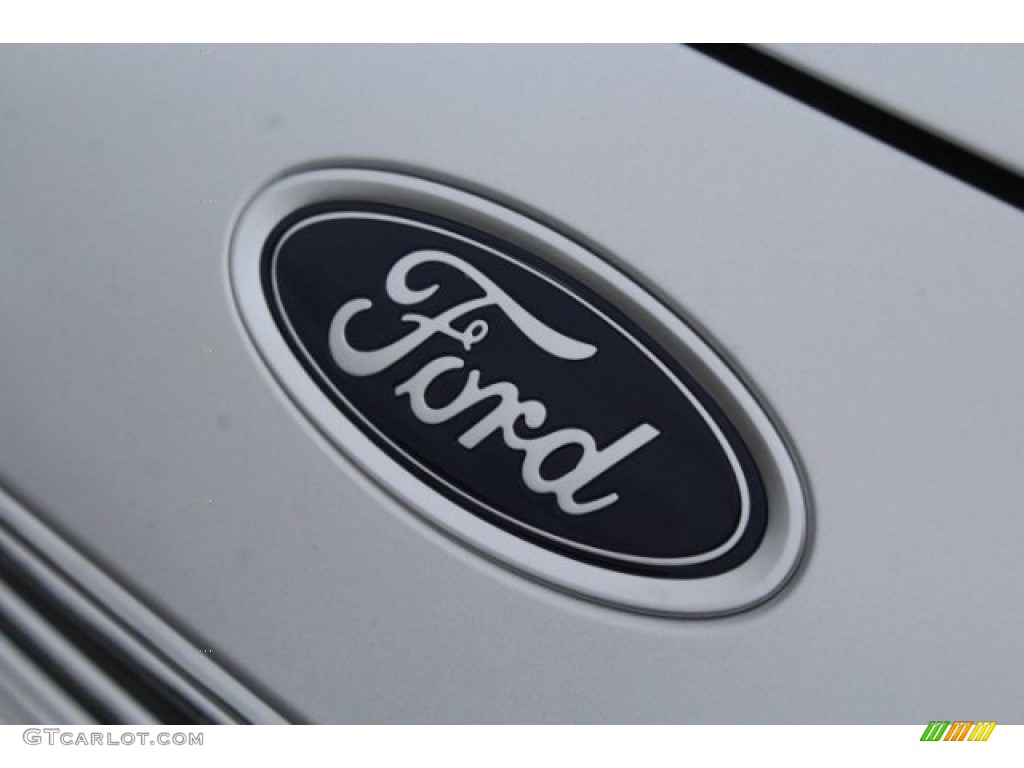 2019 Ford Fusion SE Marks and Logos Photo #130107311