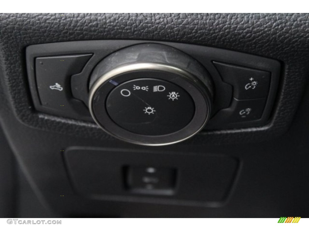 2018 Ford F150 SVT Raptor SuperCrew 4x4 Controls Photo #130111532