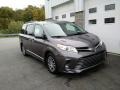 Front 3/4 View of 2019 Sienna XLE