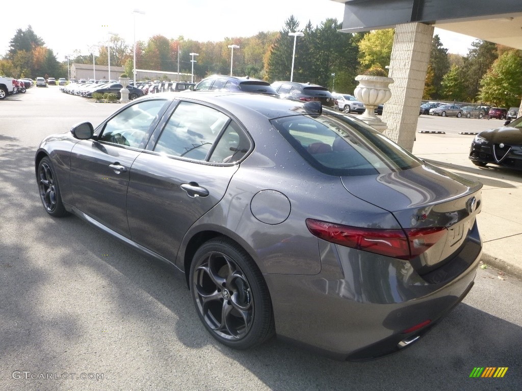 2018 Giulia Ti AWD - Vesuvio Gray Metallic / Black/Red photo #5