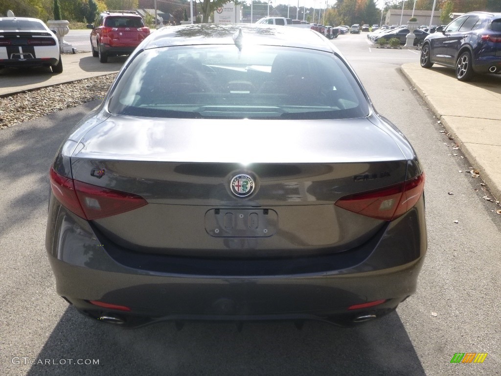 2018 Giulia Ti AWD - Vesuvio Gray Metallic / Black/Red photo #7