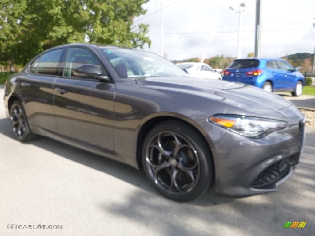 2018 Giulia Ti AWD - Vesuvio Gray Metallic / Black/Red photo #12