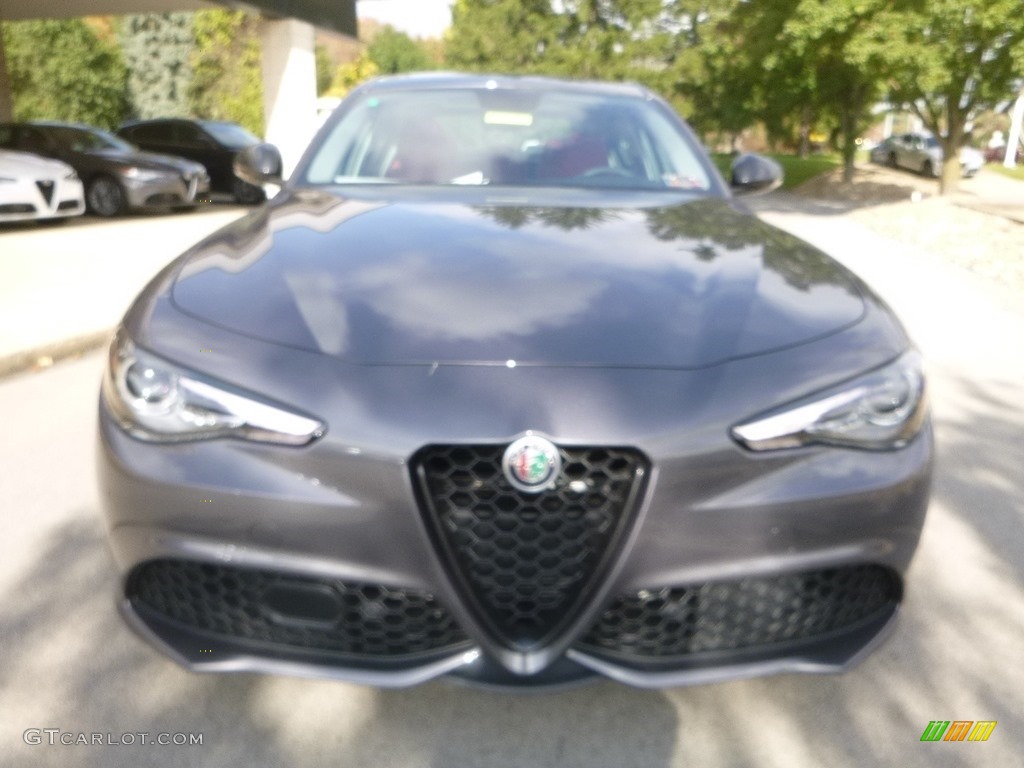 2018 Giulia Ti AWD - Vesuvio Gray Metallic / Black/Red photo #13