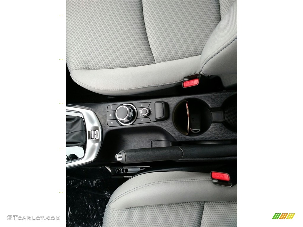 2019 Toyota Yaris LE Controls Photo #130114868