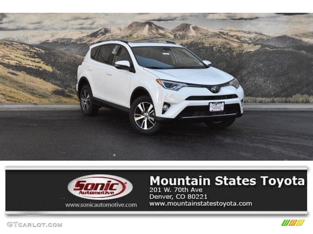 2018 RAV4 XLE - Super White / Black photo #1