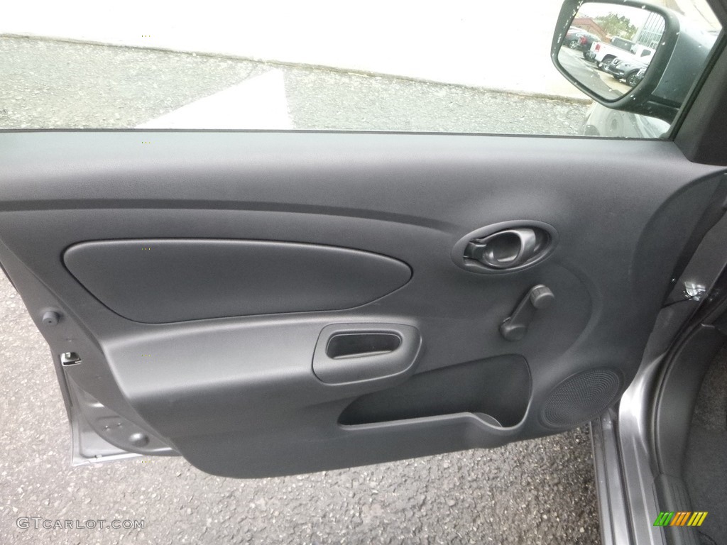 2019 Nissan Versa S Door Panel Photos